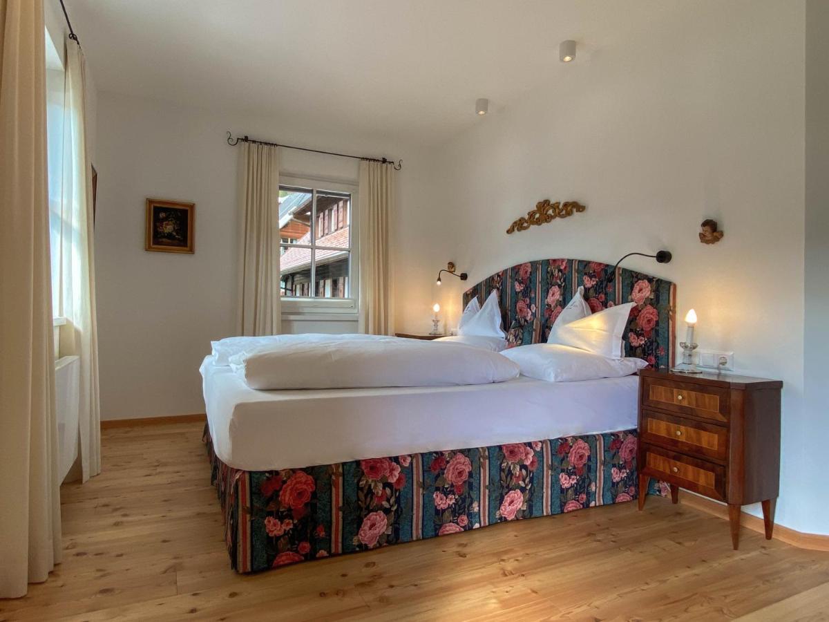 Seehotel Enzian Weissensee Exterior photo