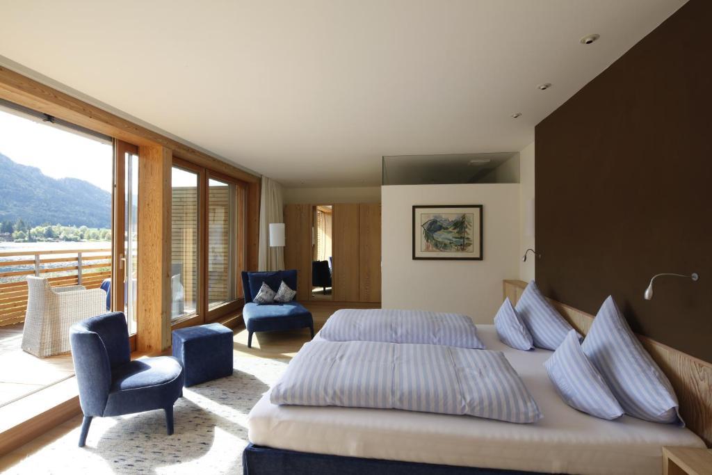 Seehotel Enzian Weissensee Room photo